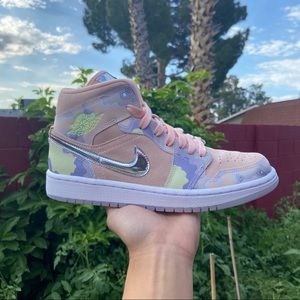 LIMITED EDITION WOMENS JORDAN 1